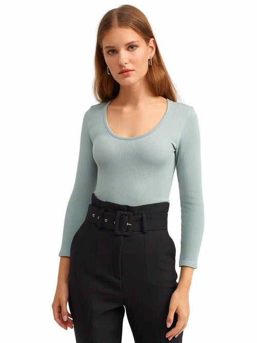 Pool Neck Long Sleeve Crop Top